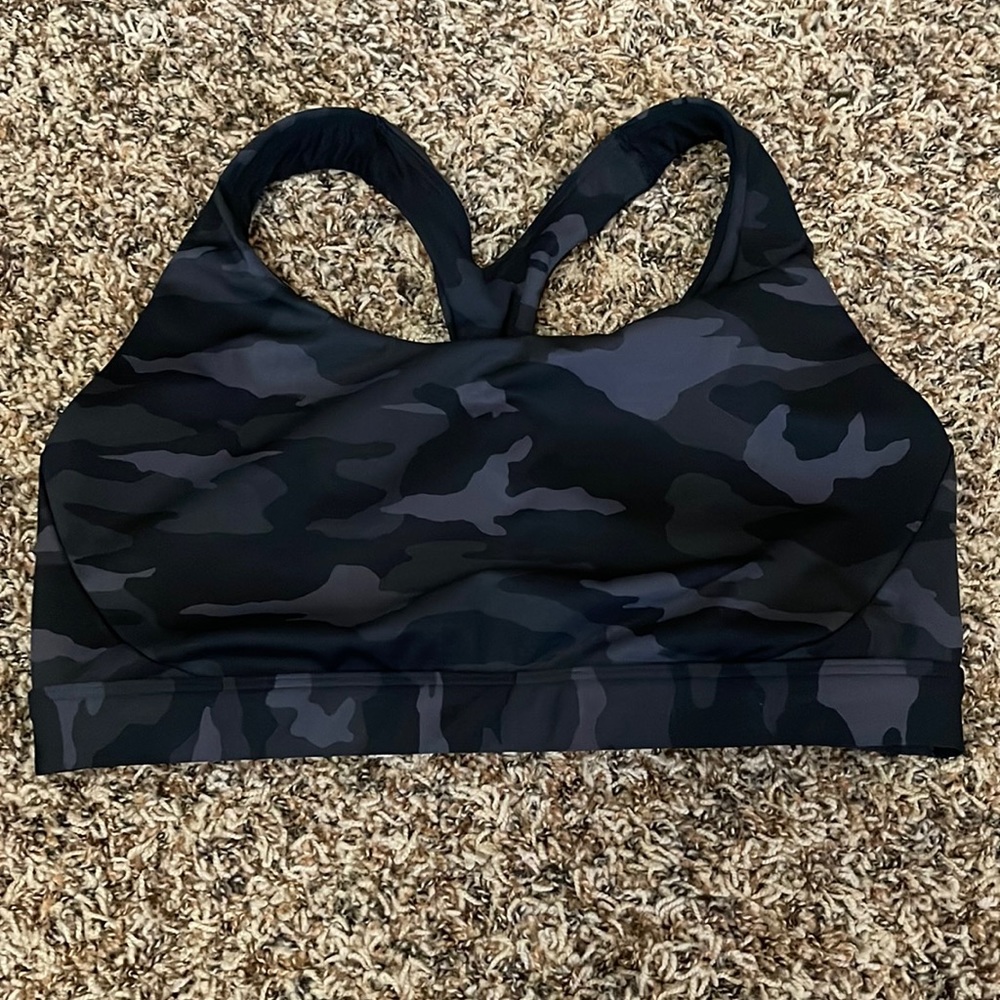 Athleta Ultimate Printed Bra black camo